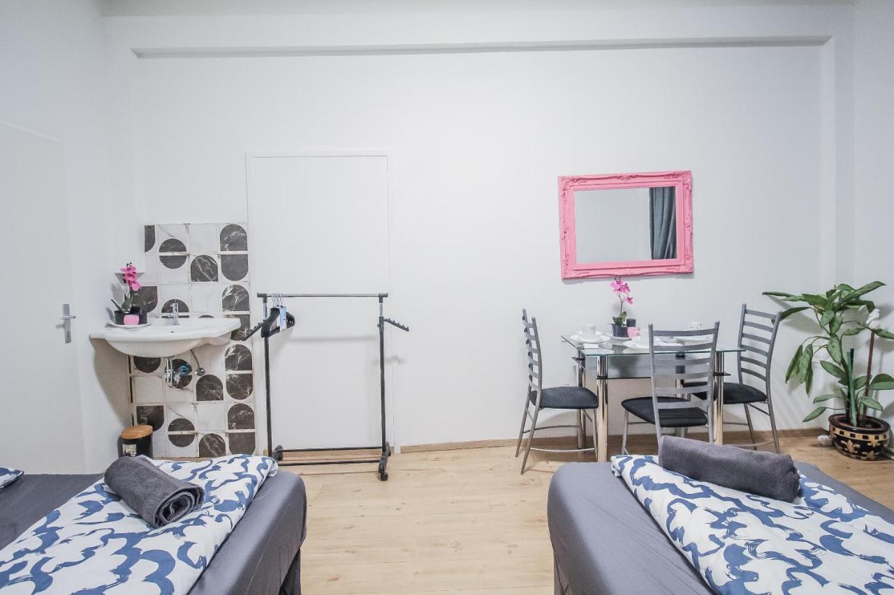 Comfort Quad Room Hn Vienna Exterior photo